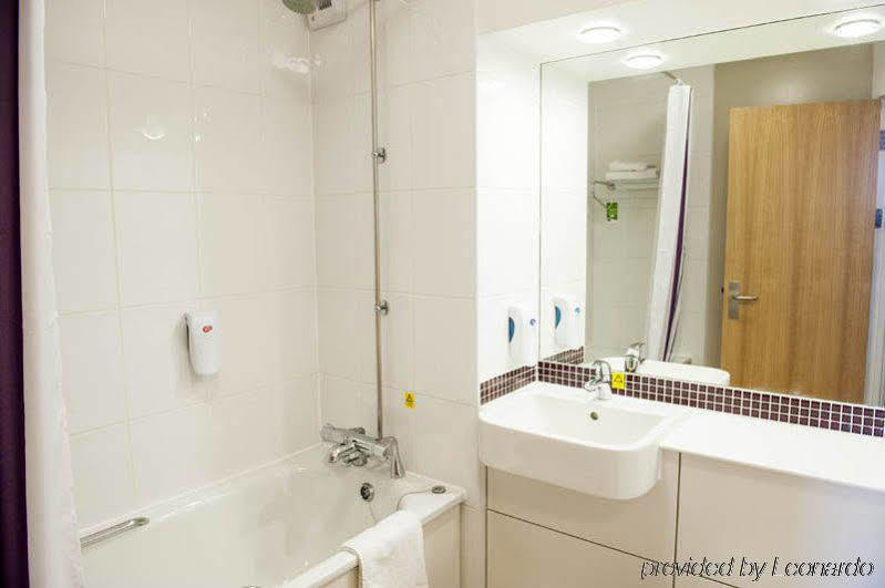 PREMIER INN CARDIFF CITY CENTRE, ⋆⋆⋆, UNITED KINGDOM